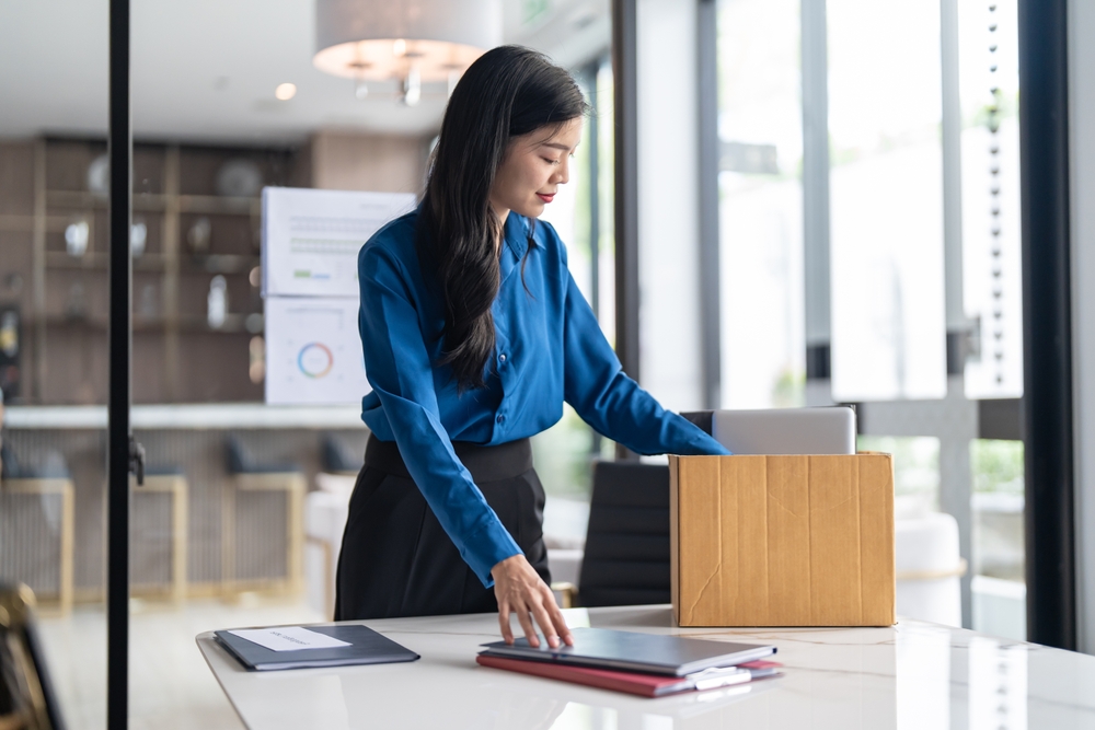 Why Mid-Career Bankers Are Quietly Heading for the Exits 